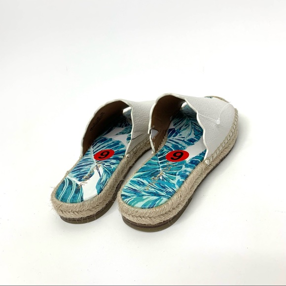 J. McLaughlin White Scalloped Pebbled Leather Tropical Espadrille Slide Sandals - Picture 7 of 11